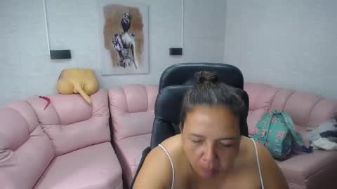 Snapshot of misspenelopenipples chatting on 03/08/25, 02:40 Penelope online show from 03/08/25, 02:40