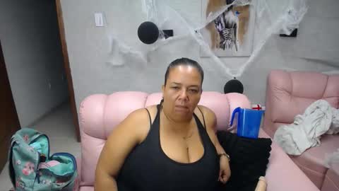 Snapshot of misspenelopenipples chatting on 10/31/25, 12:17 Penelope online show from 10/31/25, 12:17