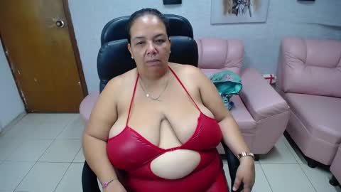 Snapshot of misspenelopenipples chatting on 11/19/25, 11:54 Penelope online show from 11/19/25, 11:54