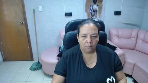 Snapshot of misspenelopenipples chatting on 11/25/25, 11:43 Penelope online show from 11/25/25, 11:43