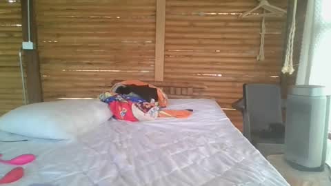 sarah online show from 01/26/25, 01:36