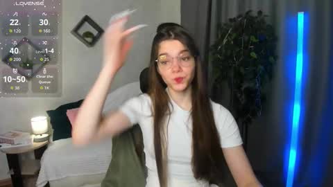 misss_evelyne online show from 12/23/25, 01:36