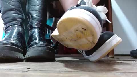 TELL ME MISS online show from 02/11/26, 05:18