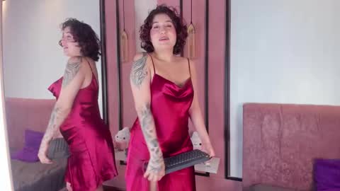 victoria  online show from 03/14/26, 07:41