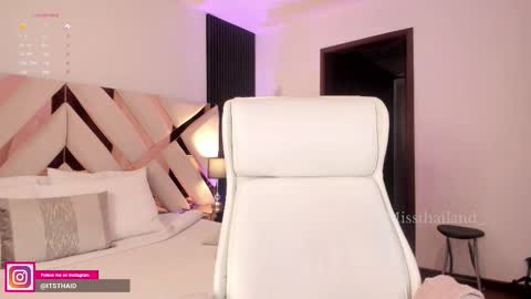 Fernanda Davila online show from 11/18/25, 09:52