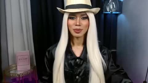 Stella online show from 10/06/25, 08:01