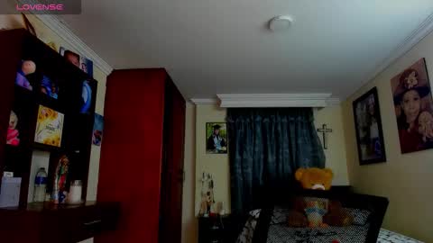 missvalery1 online show from 03/25/26, 10:38