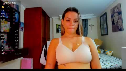 Snapshot of missvalery1 chatting on 04/27/26, 11:14 missvalery1 online show from 04/27/26, 11:14