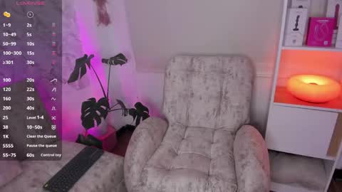 Pau OFmissweetpeach online show from 06/01/26, 11:06