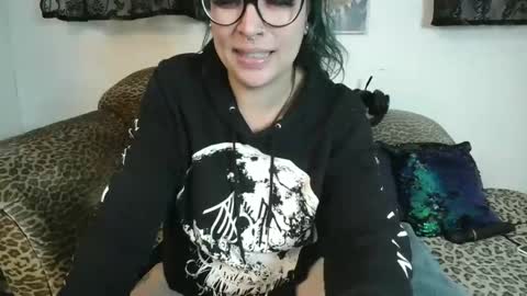 Missy Dee online show from 10/17/25, 07:00