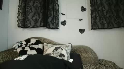 Missy Dee online show from 05/15/26, 08:54