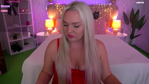 missyymarty online show from 10/31/25, 03:46