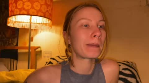 Snapshot of misszlataa chatting on 03/05/25, 04:02 Zlata online show from 03/05/25, 04:02