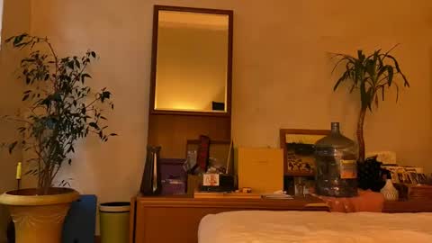 Snapshot of misszlataa chatting on 09/21/25, 03:35 Zlata online show from 09/21/25, 03:35