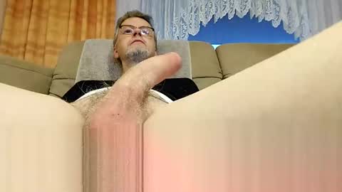 Snapshot of mister9pin chatting on 02/13/25, 05:01 mister9pin online show from 02/13/25, 05:01