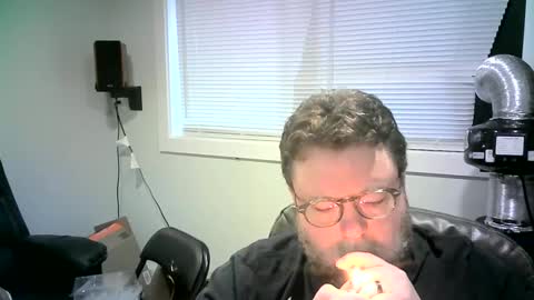 Snapshot of mister_happy567 chatting on 01/03/25, 05:53 Mr. Happy online show from 01/03/25, 05:53