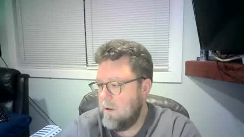 Snapshot of mister_happy567 chatting on 02/04/25, 01:34 Mr. Happy online show from 02/04/25, 01:34