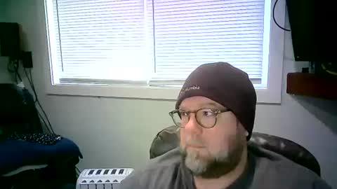 Snapshot of mister_happy567 chatting on 02/06/25, 06:24 Mr. Happy online show from 02/06/25, 06:24