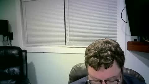 Snapshot of mister_happy567 chatting on 02/16/25, 06:43 Mr. Happy online show from 02/16/25, 06:43