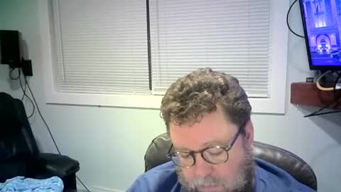 Snapshot of mister_happy567 chatting on 02/22/25, 07:23 Mr. Happy online show from 02/22/25, 07:23