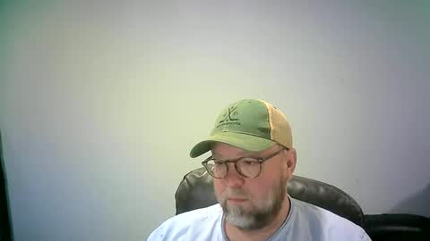 Snapshot of mister_happy567 chatting on 09/10/25, 06:24 Mr. Happy online show from 09/10/25, 06:24