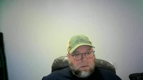 Snapshot of mister_happy567 chatting on 11/18/25, 06:18 Mr. Happy online show from 11/18/25, 06:18