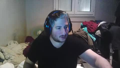 Snapshot of misterbelled chatting on 11/30/25, 02:54 misterbelled online show from 11/30/25, 02:54