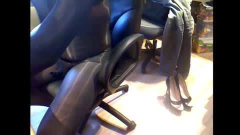 Snapshot of misterbobbyxx chatting on 09/30/25, 11:04 misterbobbyxx online show from 09/30/25, 11:04