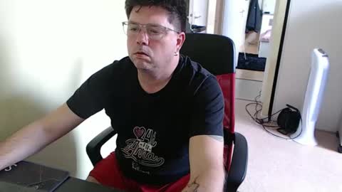 Snapshot of mistercoeur1 chatting on 10/22/25, 03:01 mistercoeur online show from 10/22/25, 03:01