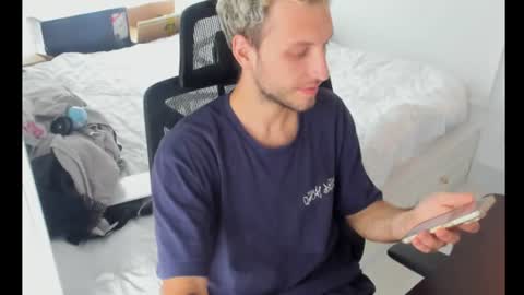 Snapshot of misterskiny chatting on 08/05/26, 08:28 Alex online show from 08/05/26, 08:28