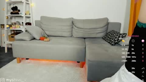 Hi everyone Im Tina online show from 10/14/25, 04:41