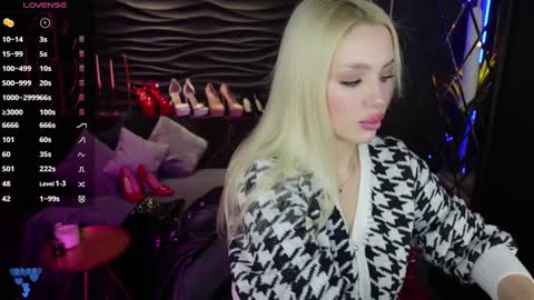 Darsy online show from 12/17/24, 01:49