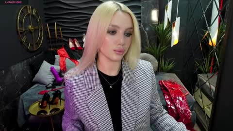 Darsy online show from 02/07/25, 01:43