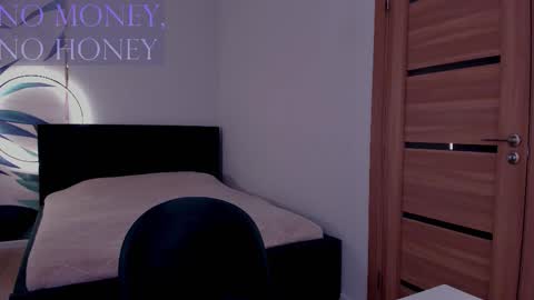 Mistress Mia online show from 11/07/25, 04:51