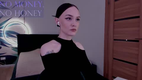 Mistress Mia online show from 01/07/26, 05:21