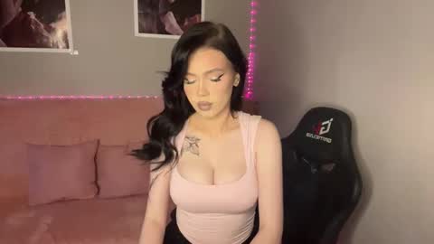 Snapshot of mistress_of_hearts chatting on 09/18/25, 06:26 Mia online show from 09/18/25, 06:26