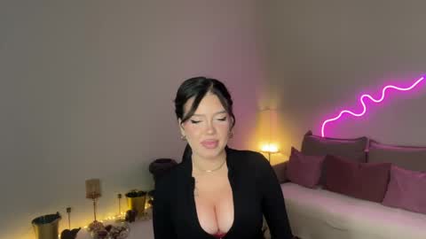 Snapshot of mistress_of_hearts chatting on 05/16/26, 08:07 Mia online show from 05/16/26, 08:07