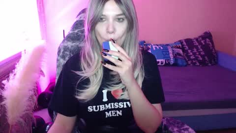 Snapshot of mistressbailey_x chatting on 11/13/25, 08:46 Miss Bailey online show from 11/13/25, 08:46