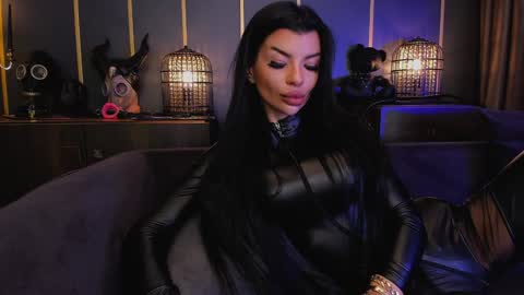 Elenia online show from 12/04/24, 03:21