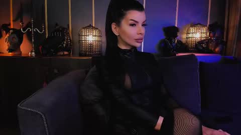 Elenia online show from 02/09/25, 11:47