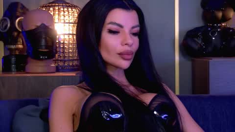 Elenia online show from 03/18/26, 01:58