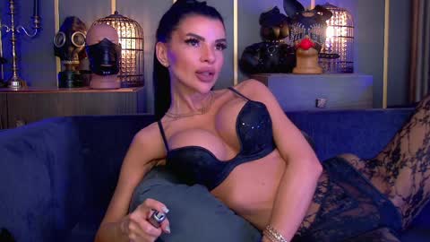 Elenia online show from 03/27/26, 01:33