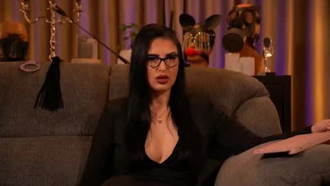 Snapshot of mistresskellykent chatting on 09/18/25, 08:44 Mistress Kelly online show from 09/18/25, 08:44