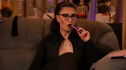 Snapshot of mistresskellykent chatting on 10/27/25, 12:36 Mistress Kelly online show from 10/27/25, 12:36