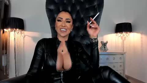 Snapshot of mistresskennya chatting on 06/10/26, 04:12 mistresskennya online show from 06/10/26, 04:12