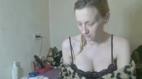 mistressmilly32 online show from 04/08/26, 08:25
