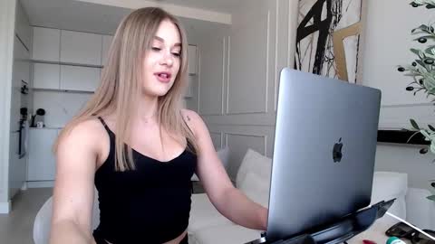 mistressuniverse online show from 03/09/26, 11:03