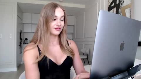 mistressuniverse online show from 06/03/26, 09:23