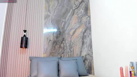 mistt_miaa online show from 10/17/25, 06:43