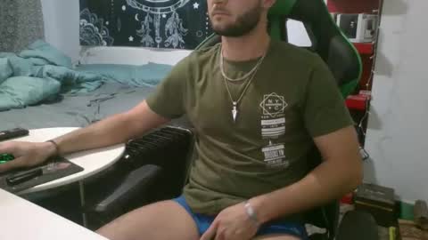 Snapshot of mistxss chatting on 12/21/24, 10:30 mistxss online show from 12/21/24, 10:30